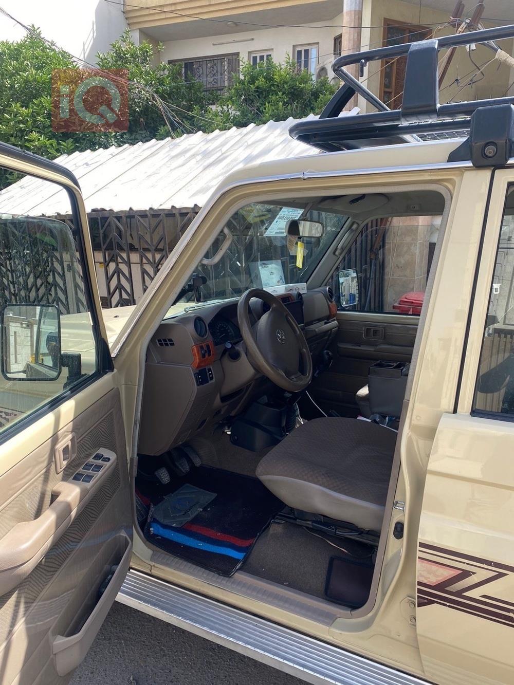 تۆیۆتا لاند کرۆزەر 70